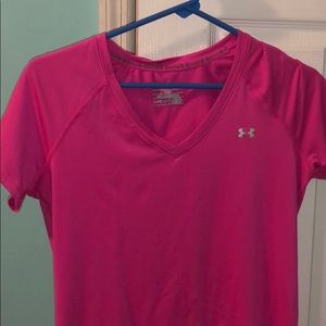 Women’s Under Armour shirt